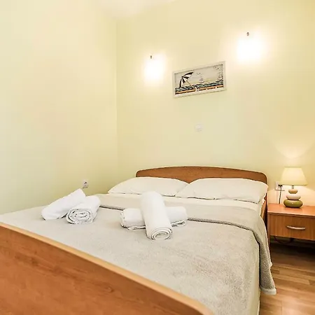 アパート Krsticevic